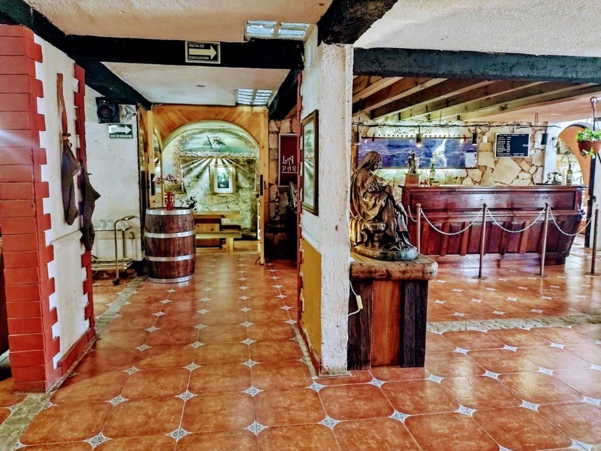 & Cava La Parroquia San Cristóbal de Las Casas