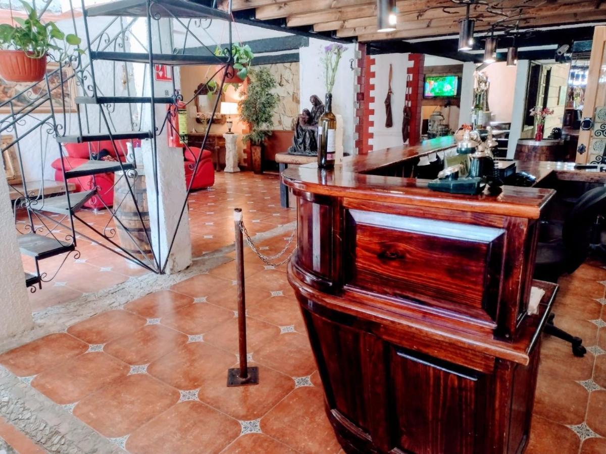 & Cava La Parroquia Hotel 3*